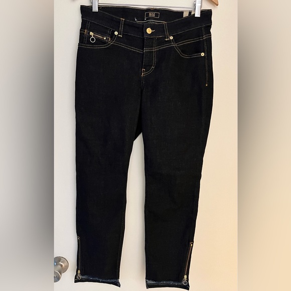 MAC Rich Jeans crop style with gold side zipper. - Picture 1 of 10
